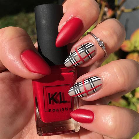 burberry plaid manicure